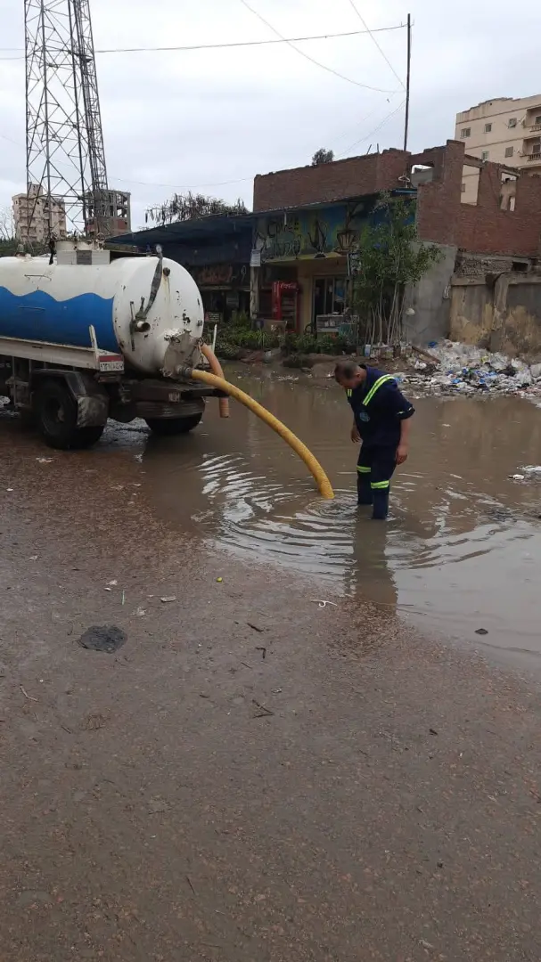 موجة من الأمطار الغزيرة والطقس السىء تضرب مدن البحيرة وجهود مكثفة لرفع تجمعات المياه - fb img 1774423687573
