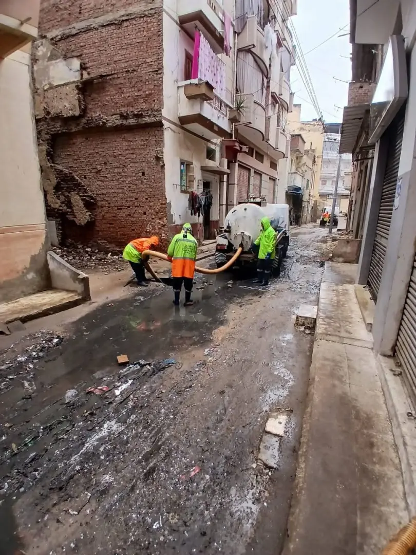 «مياه البحيرة» تواصل رفع تجمعات الأمطار بجميع مراكز ومدن المحافظة - fb img 1774428795961
