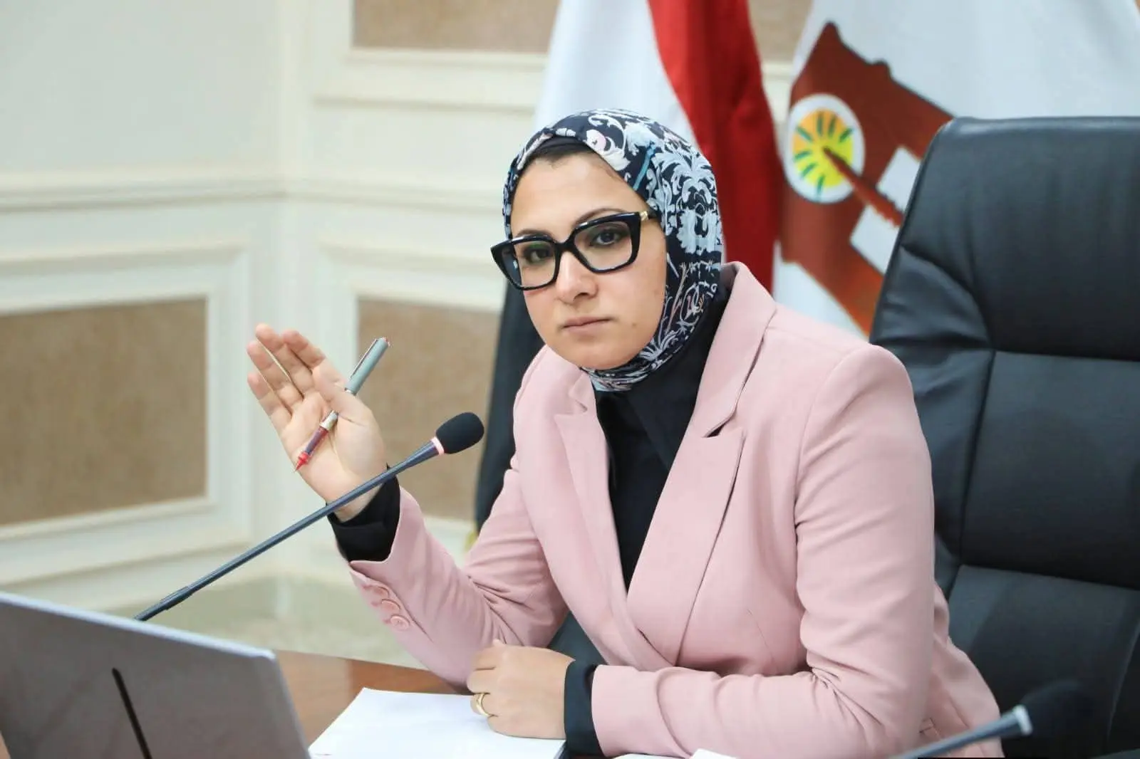 محافظ الوادي الجديد: خروج 3 مصابين في واقعة اشتباه تسمم غذائي بالداخلة وغلق المطعم إداريًا