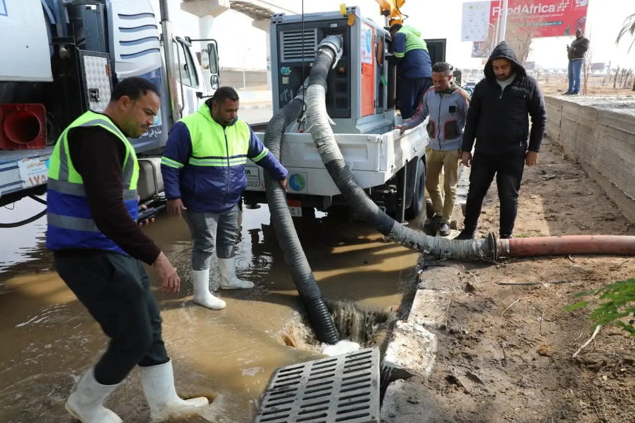 محافظ القاهرة:: لا توجد  بلاغات عن وقوع حوادث بسبب الأمطار وجهود مكثفة لرفع تراكمات المياه - fb img 1774518793777