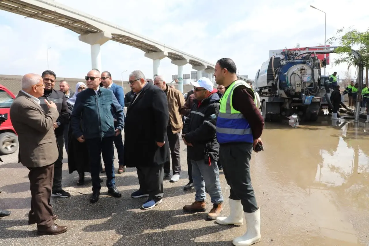 محافظ القاهرة:: لا توجد  بلاغات عن وقوع حوادث بسبب الأمطار وجهود مكثفة لرفع تراكمات المياه - fb img 1774518804876