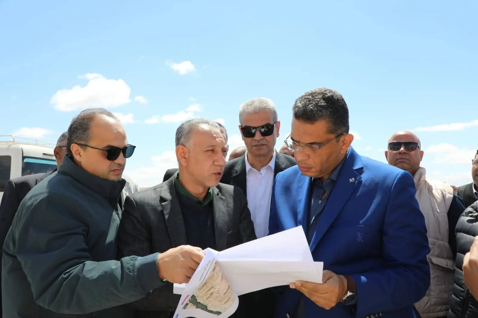 محافظ البحر الأحمر يتأكد من جاهزية البرابخ وحاجز التوجيه بالكيلو 8 لمواجهة التقلبات الجوية بمدينة رأس غارب - fb img 1774521242003
