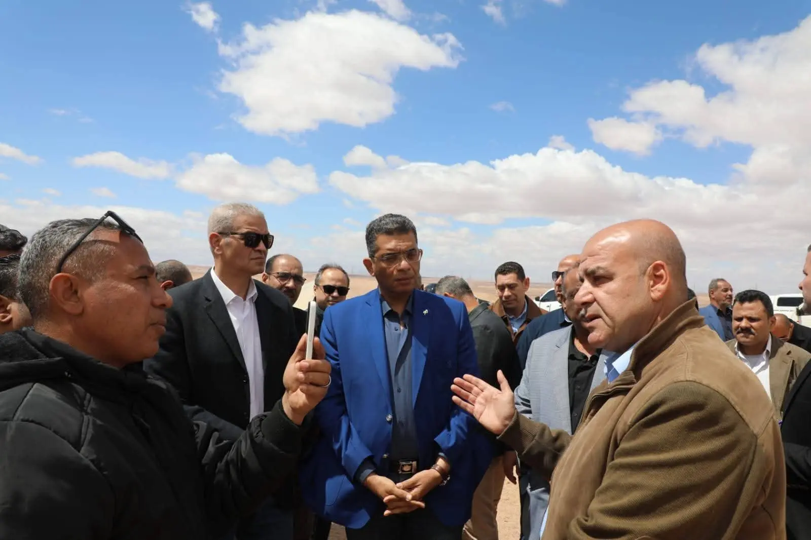 محافظ البحر الأحمر يتأكد من جاهزية البرابخ وحاجز التوجيه بالكيلو 8 لمواجهة التقلبات الجوية بمدينة رأس غارب - fb img 1774521248753
