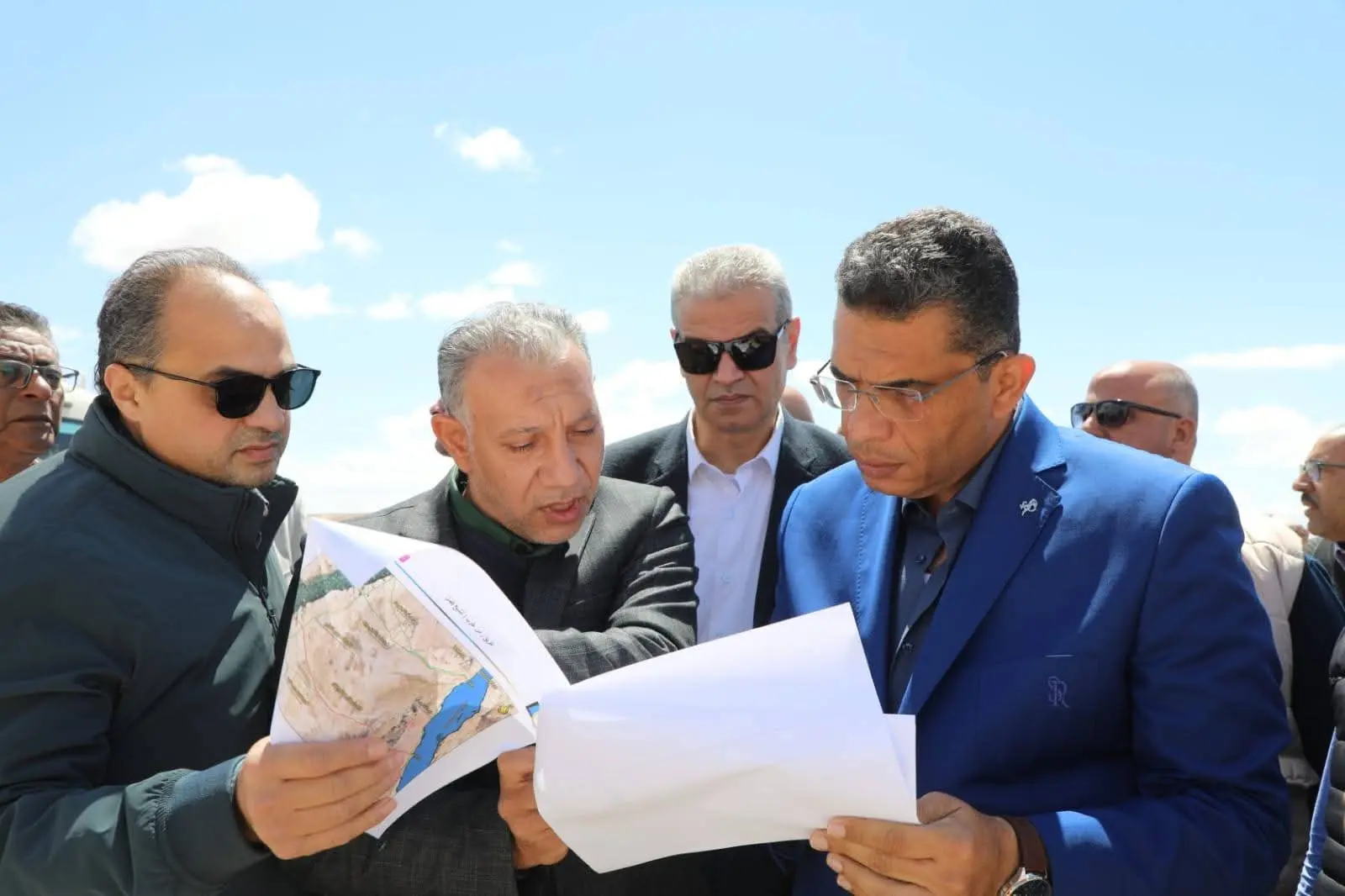 محافظ البحر الأحمر يتأكد من  جاهزية البرابخ وحاجز التوجيه بالكيلو 8 لمواجهة التقلبات الجوية بمدينة رأس غارب