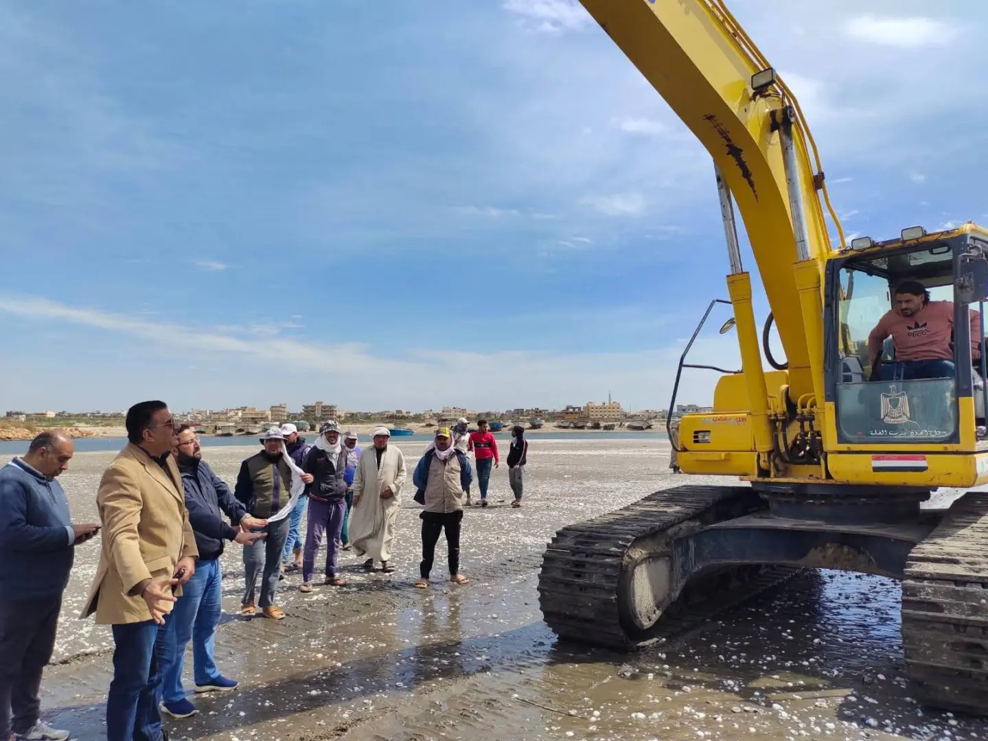 خاص| إنطلاق أكبر عملية تكريك وتطوير لـ "جونة" الصيادين بإدكو بالبحيرة - fb img 1774707215315