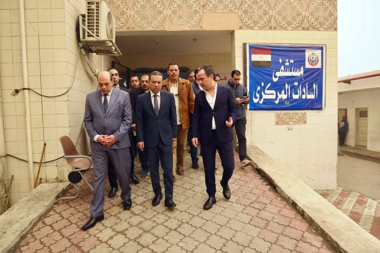 محافظ المنوفية يزور مصابى حادث السادات ويوجه بالمتابعة اللحظية وتسخير كافة الإمكانيات الطبية - fb img 1775113880583