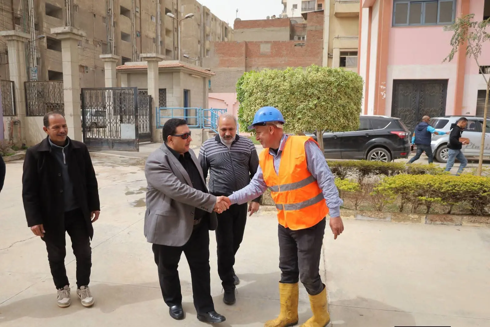 رئيس مياه البحيرة يتفقد رافع منشية الحرية بدمنهور ويشيد بجهود رجال الصرف الصحي - fb img 1775134888287