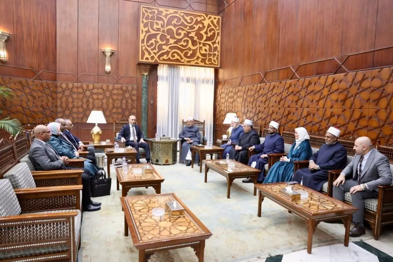 شيخ الأزهر يبحث مع وزير التربية والتعليم سبل تعزيز التعاون المشترك فى المناهج الدراسية - fb img 1775141332237