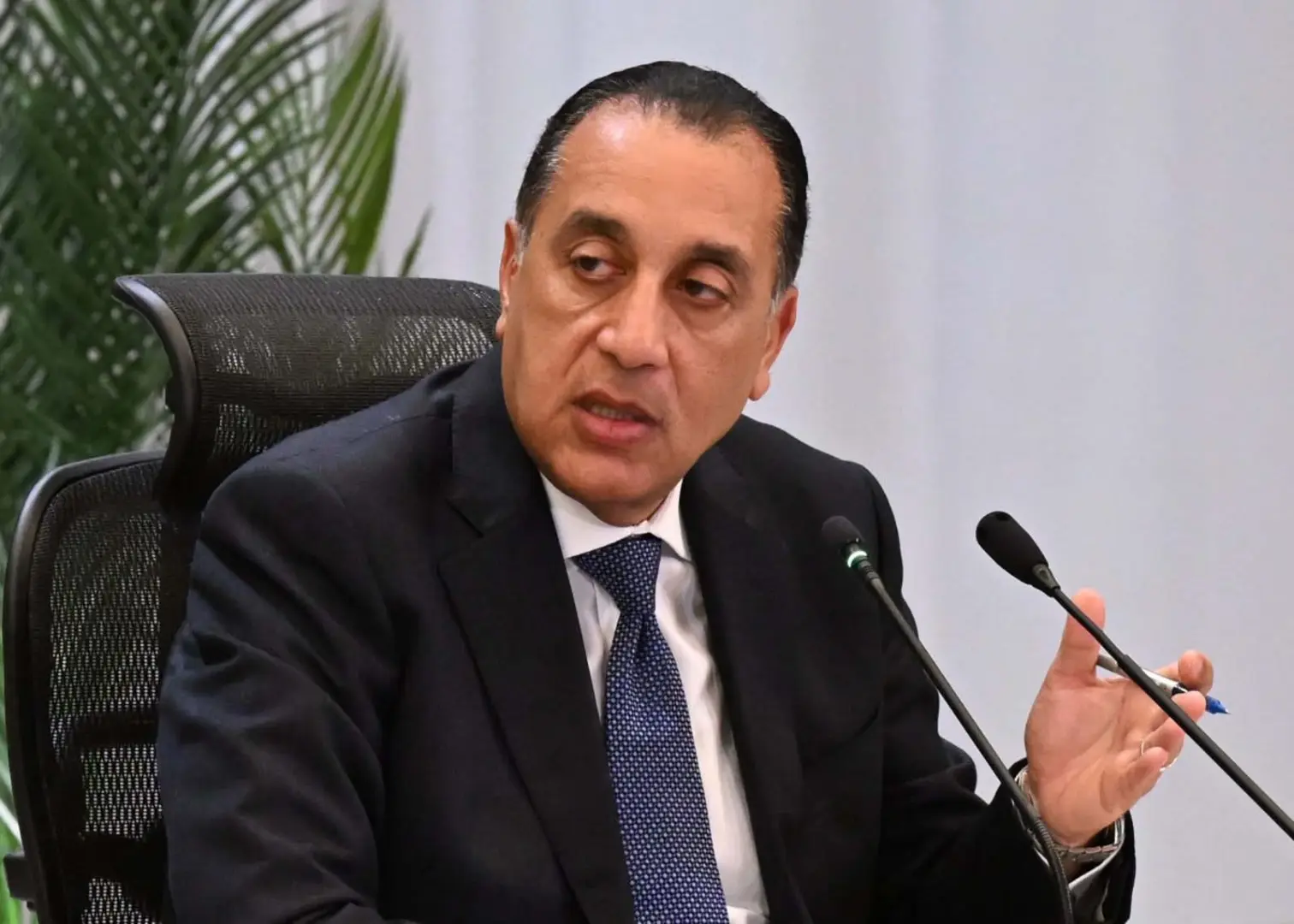 رئيس الوزراء يبدأ جولة تفقدية بعدد من الشركات الصناعية بالمنطقة الإستثمارية بمدينة بنها