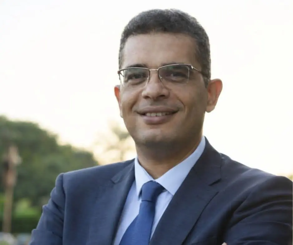 محافظ البحر الأحمر: تطبيق نظام العمل عن بُعد يوم الأحد أسبوعيًا لمدة شهر
