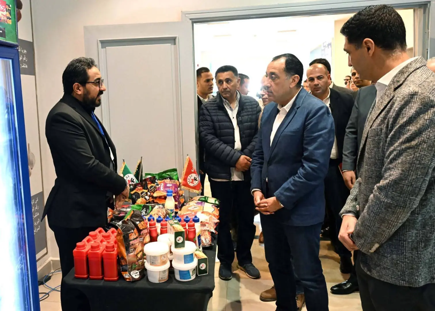 رئيس الوزراء يشيد بالمنتجات المعروضة بمعرض منتجات الشركات الصناعية ببنها
