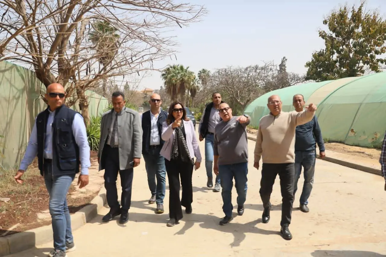وزيرة التنمية المحلية والبيئة تتفقد المشتل المركزي للوزارة بالقاهرة الجديدة للوقوف على الوضع الحالي له - fb img 1775551285926 1