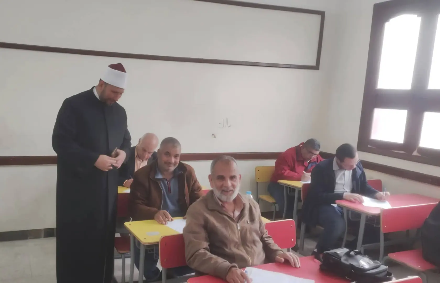 رئيس منطقة الإسكندرية الأزهرية يتابع اختبارات رواق العلوم الشرعية والعربية