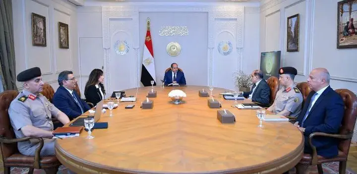 السيسي يتابع مشروعات الإسكان ويوجه بالانتهاء من المرحلة الأولى لـ«حياة كريمة» خلال العام الجاري