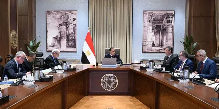 رئيس الوزراء يُتابع مشروع إنشاء مركز عالمي لتخزين وتوريد وتجارة الحبوب والزيوت في مصر