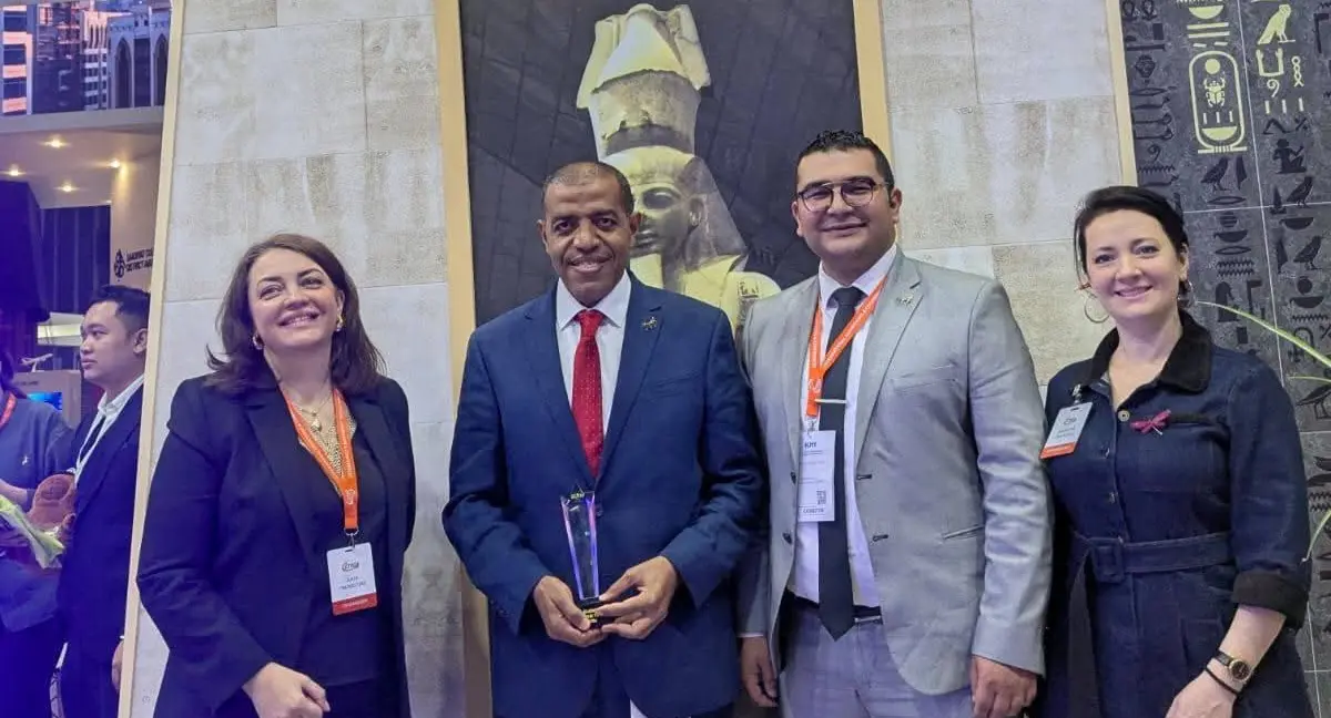 مصر تحصد لقب أفضل وجهة سياحية عالميًا من كازاخستان