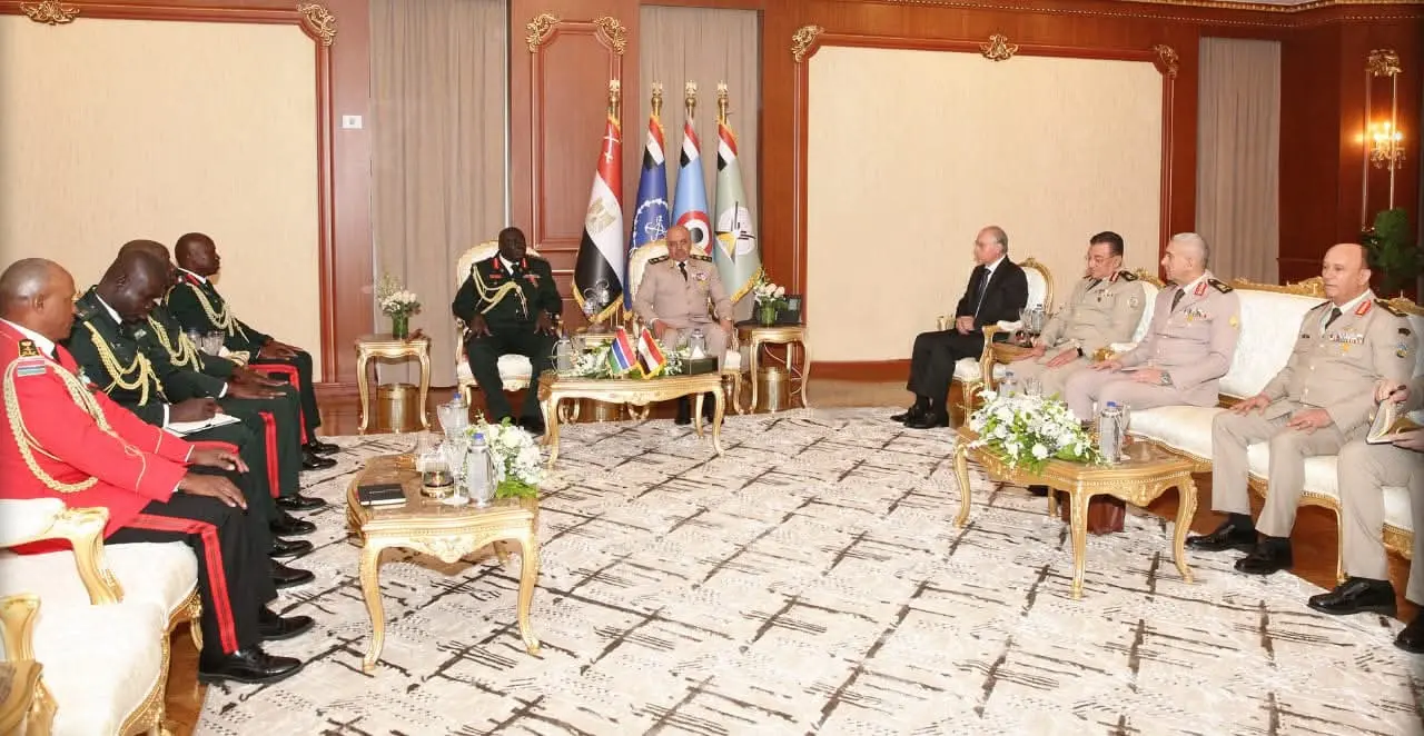 رئيس أركان حرب القوات المسلحة يبحث مع نظيره الجامبي تعزيز التعاون العسكري المشترك