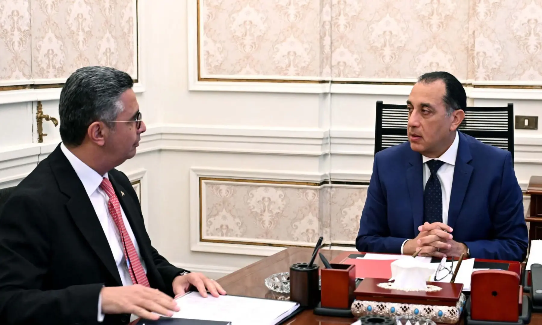 رئيس الوزراء يتابع مع وزير التموين تطوير منظومة الدعم