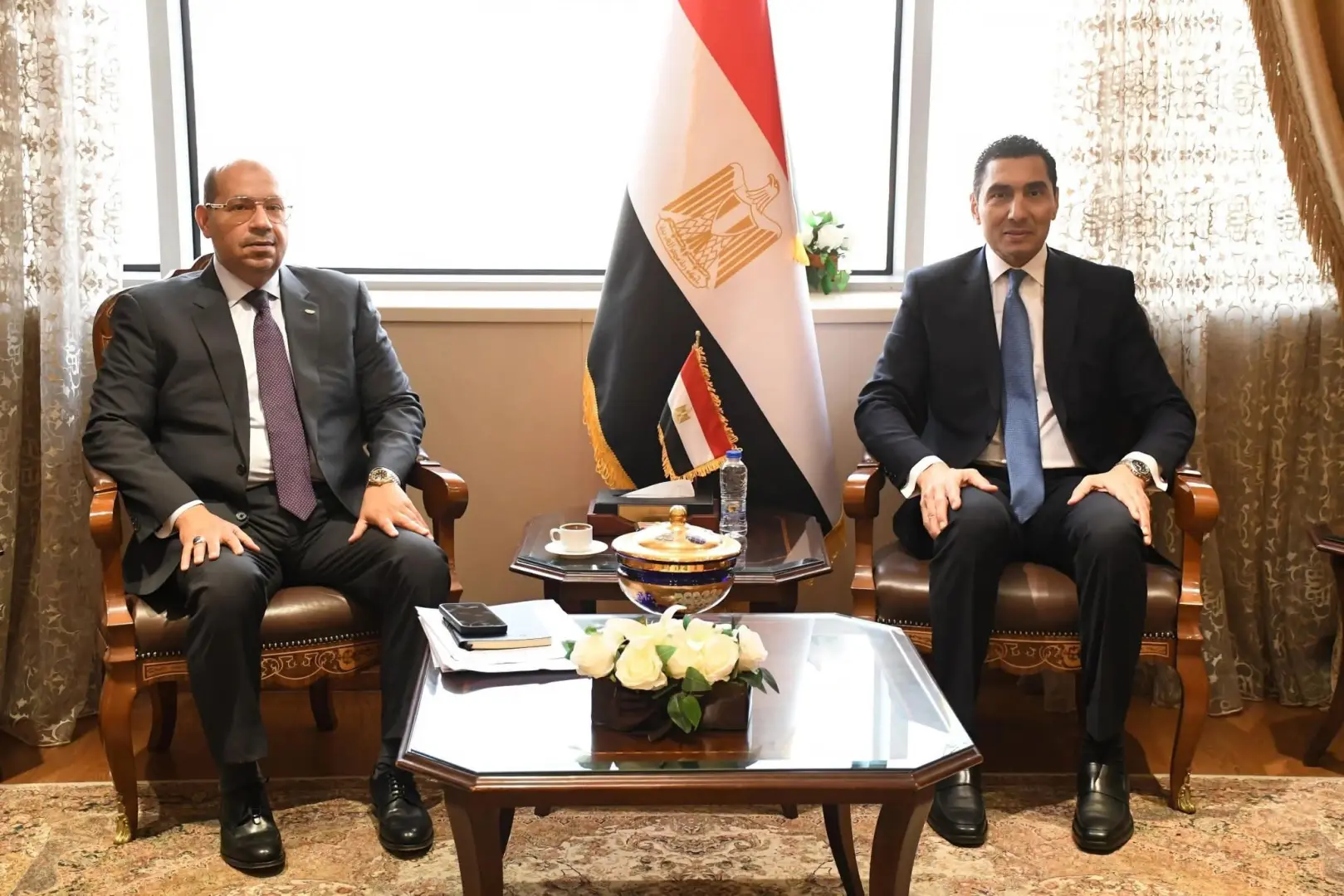 وزير  الشباب والرياضة يبحث مع رئيس اللجنة الأولمبية  إستعدادات المنتخبات الوطنية ودعم الأبطال في مختلف المنافسات القارية والدولية