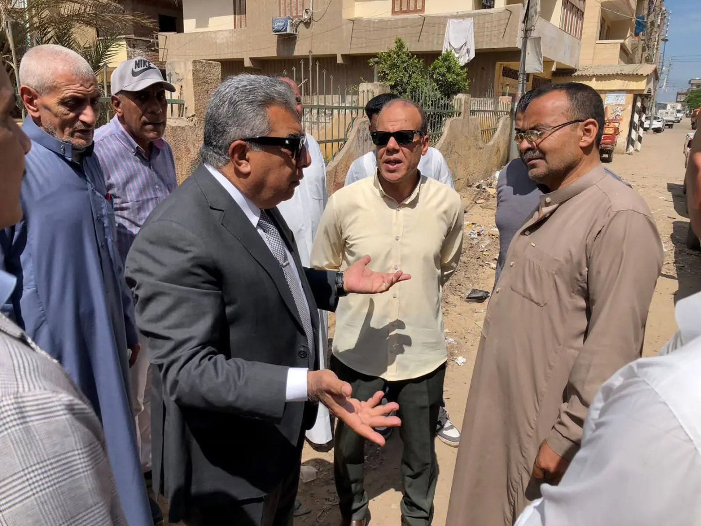 محافظ الدقهلية يتفقد وحدة طب الأسرة بقرية كفر الطويلة بمركز طلخا للوقوف على مستوى الخدمات.