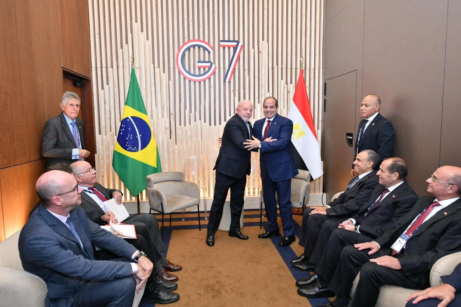 الرئيس السيسي يبحث مع رئيس البرازيل تعزيز الشراكة الاقتصادية وتنسيق المواقف الدولية خلال قمة السبع