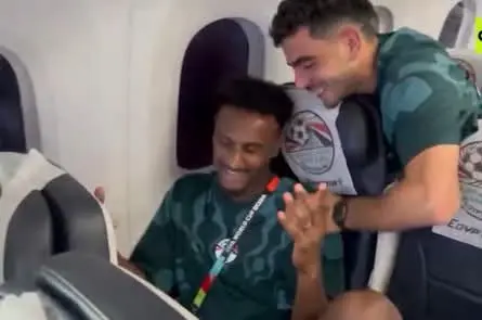 وسط استقبال شعبي ورسمي مرتقب.. بعثة منتخب مصر تغادر أمريكا عائدة إلى القاهرة