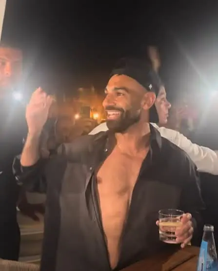 محمد صلاح يخطف الأنظار بسهرة مميزة في العلمين الجديدة
