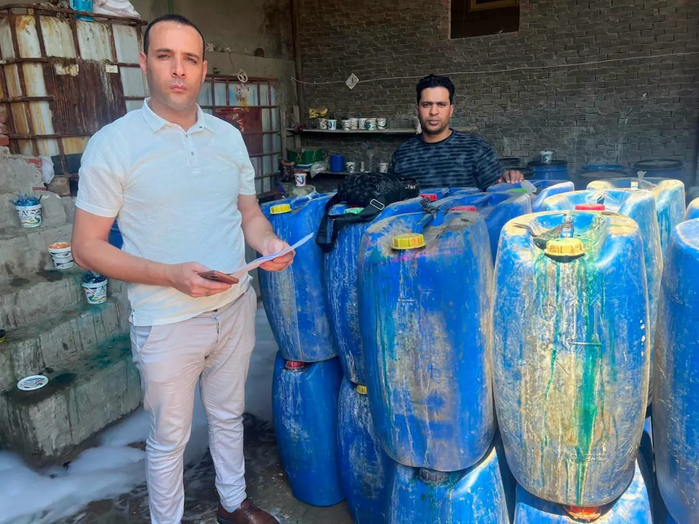 ضبط مصنع منظفات غير مرخص ومخلفات جبن فاسدة في حملة تموينية بدمنهور - fb img 1783979443491