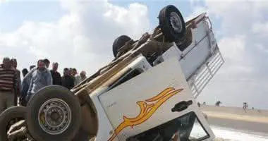 خرجوا للقمة العيش.. انفجار إطار يقلب رحلة 10 عمال إلى مأساة بجمصة