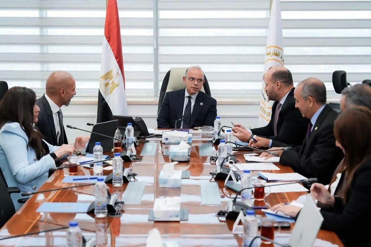 وزير الاستثمار يبحث مع أمازون مصر خطط التوسع ودعم التجارة الإلكترونية