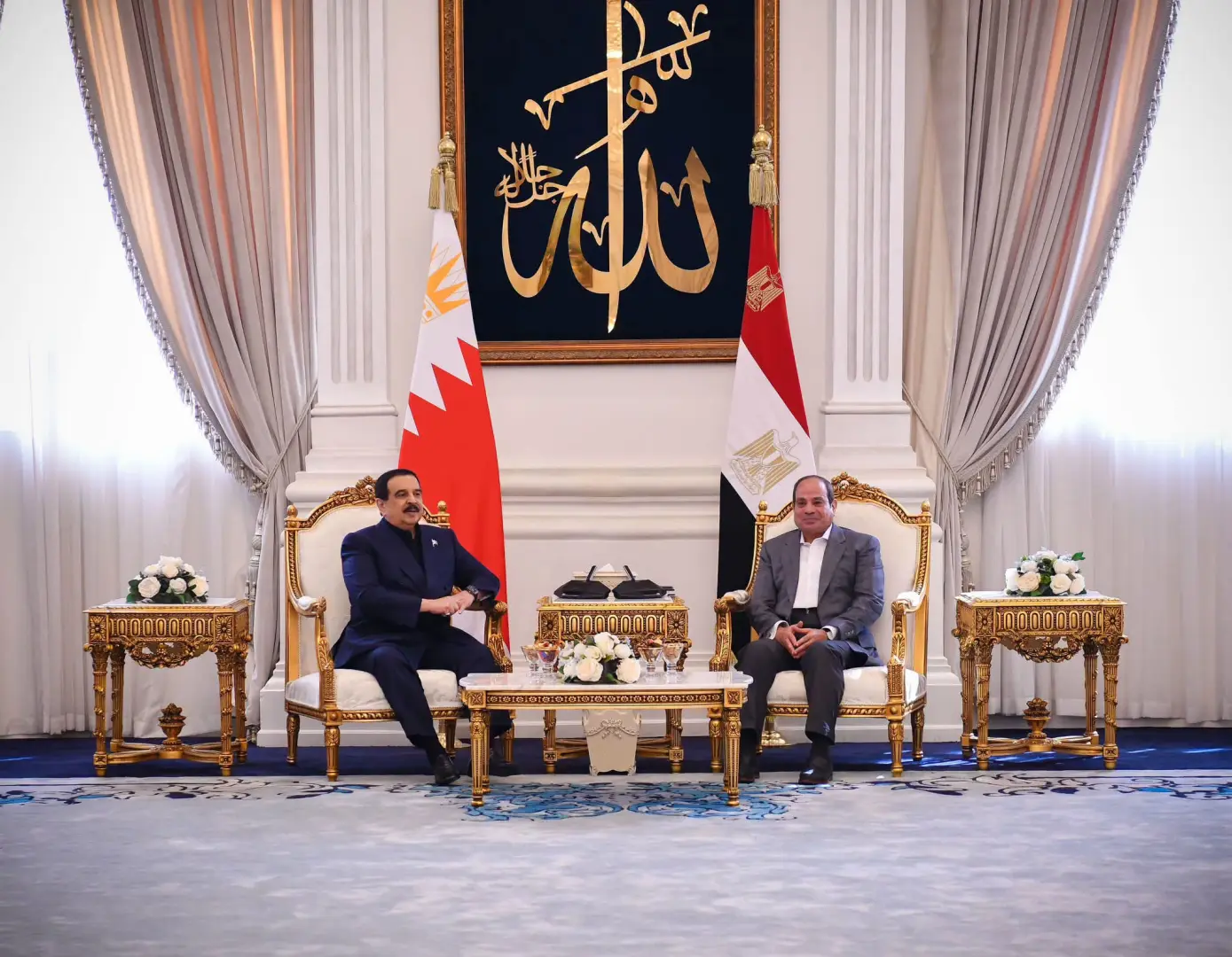 السيسي وملك البحرين يبحثان تطورات الإقليم ويؤكدان أولوية الحلول السلمية