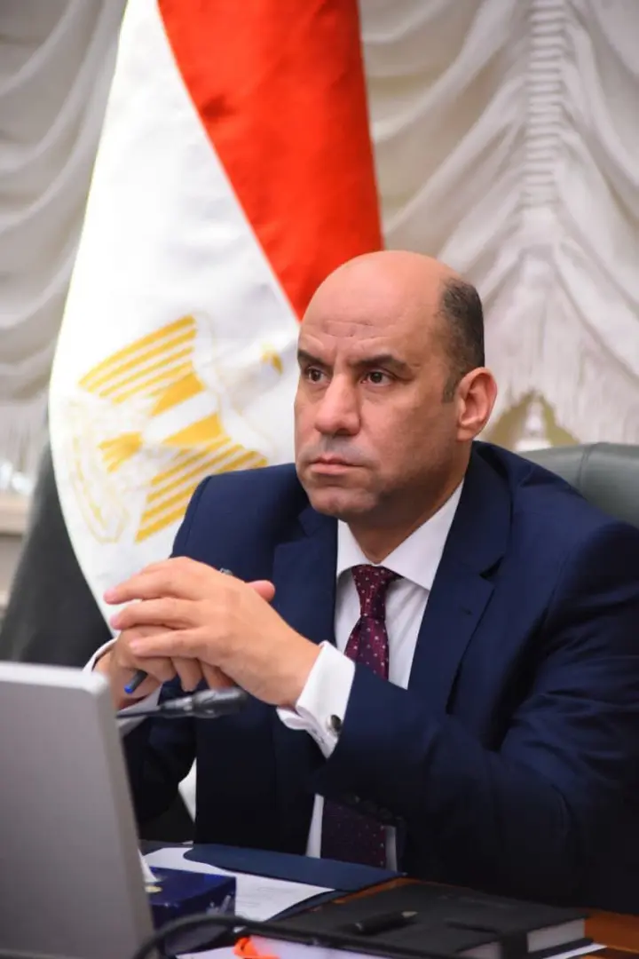 بعد وفاة 7 عمال.. وزارة العمل تبدأ إجراءات دعم أسر الضحايا والمصابين