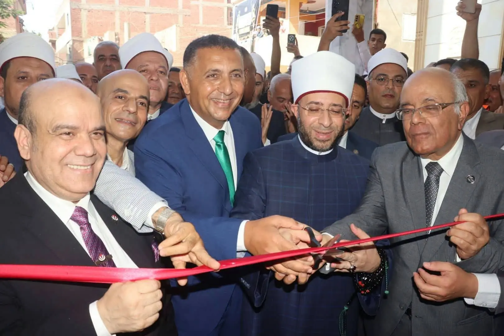 إحتفالًا بالعيد القومي.. محافظ القليوبية ووزير الأوقاف يفتتحان مجمع الرحمة الإسلامي بقرية الحصة بطوخ