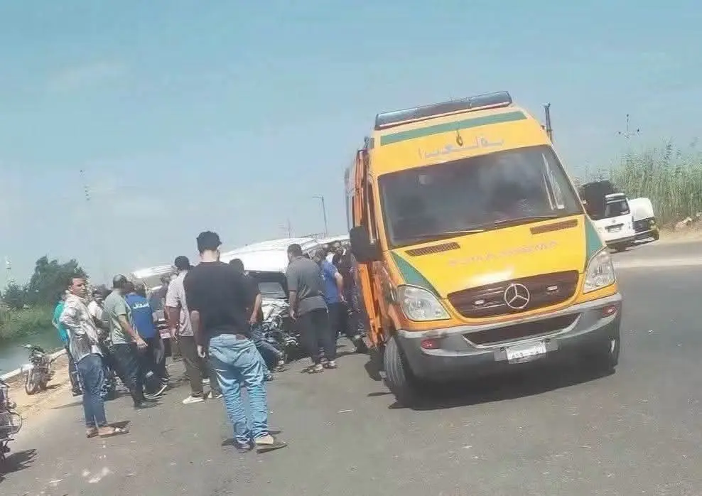 «رحلا معًا في لحظة واحدة».. مصرع أب ونجله في حادث مروع بالطريق الدولي أمام جمصة