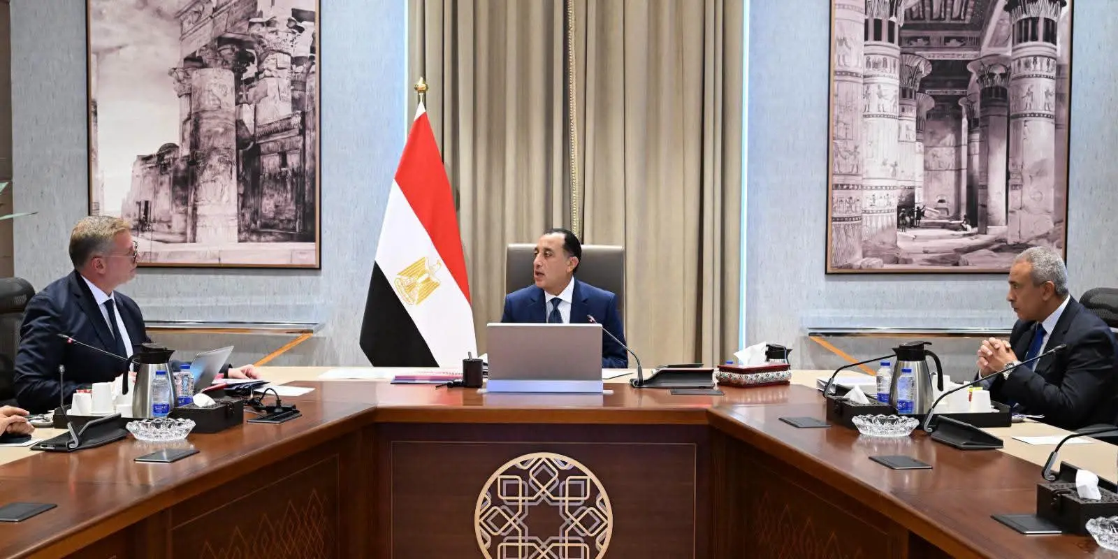 رئيس الوزراء يبحث مع وزير البترول زيادة إنتاج الغاز والتوسع في قطاع التعدين