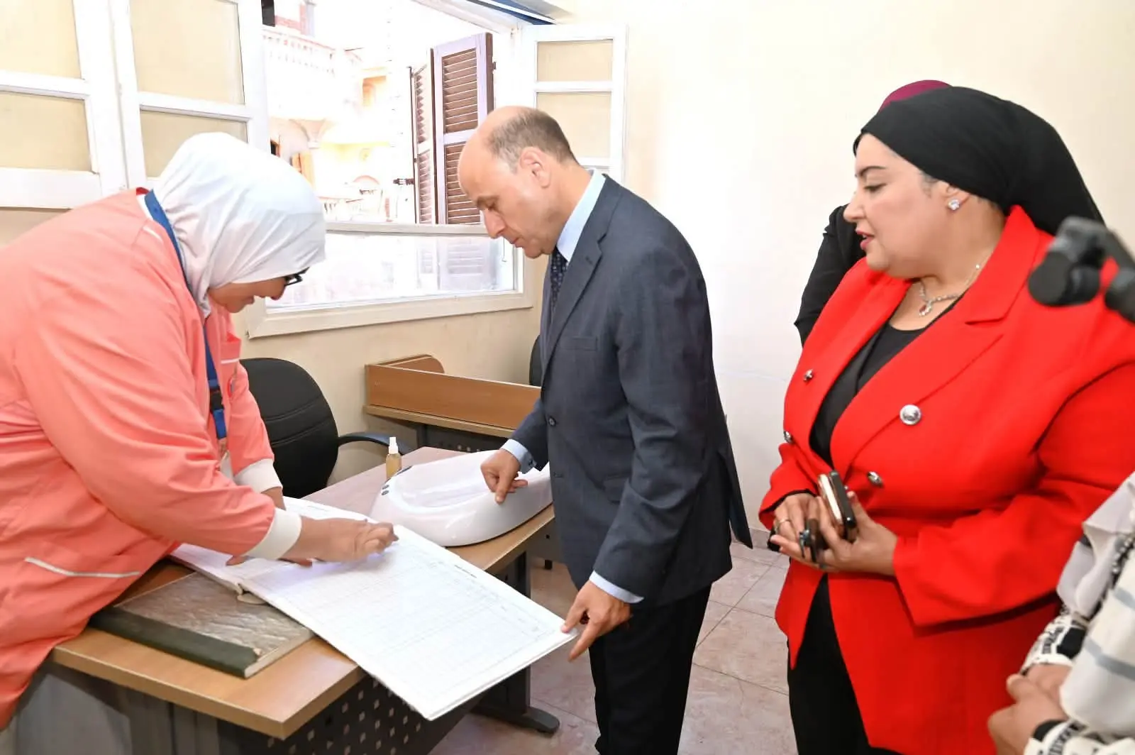 محافظ الغربية يفتتح وحدة طب الأسرة بقرية كفر الساحل - fb img 1791033894756