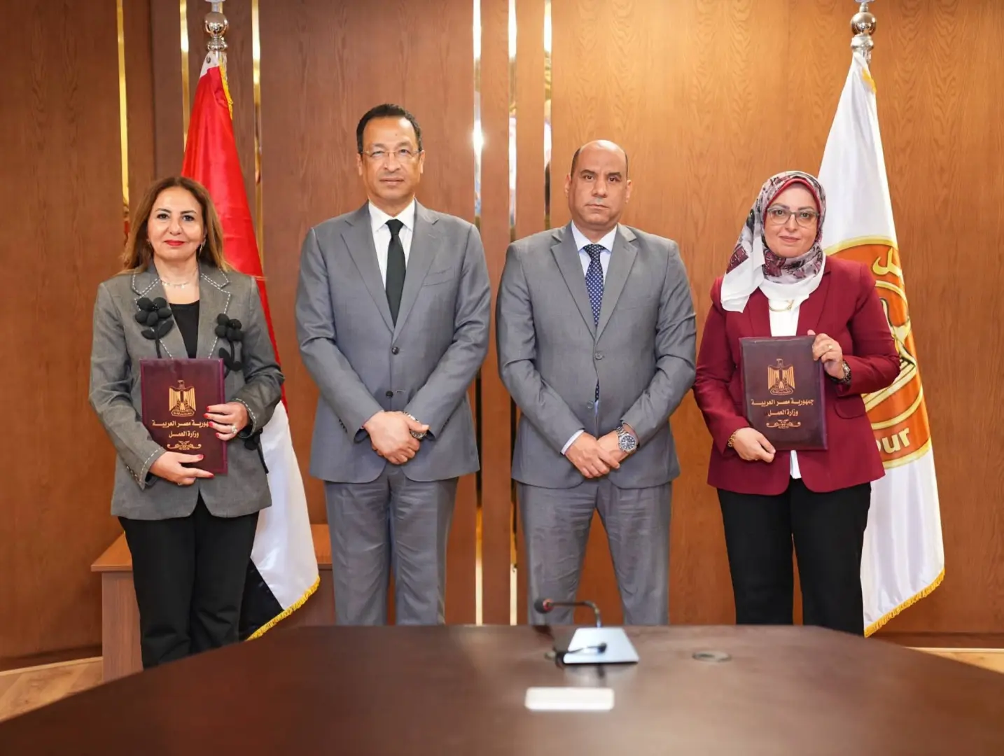 وزيرا العمل والإتصالات  يشهدان توقيع مذكرة تفاهم للتعاون في التطوير المؤسسي الرقمي - fb img 1791490498674