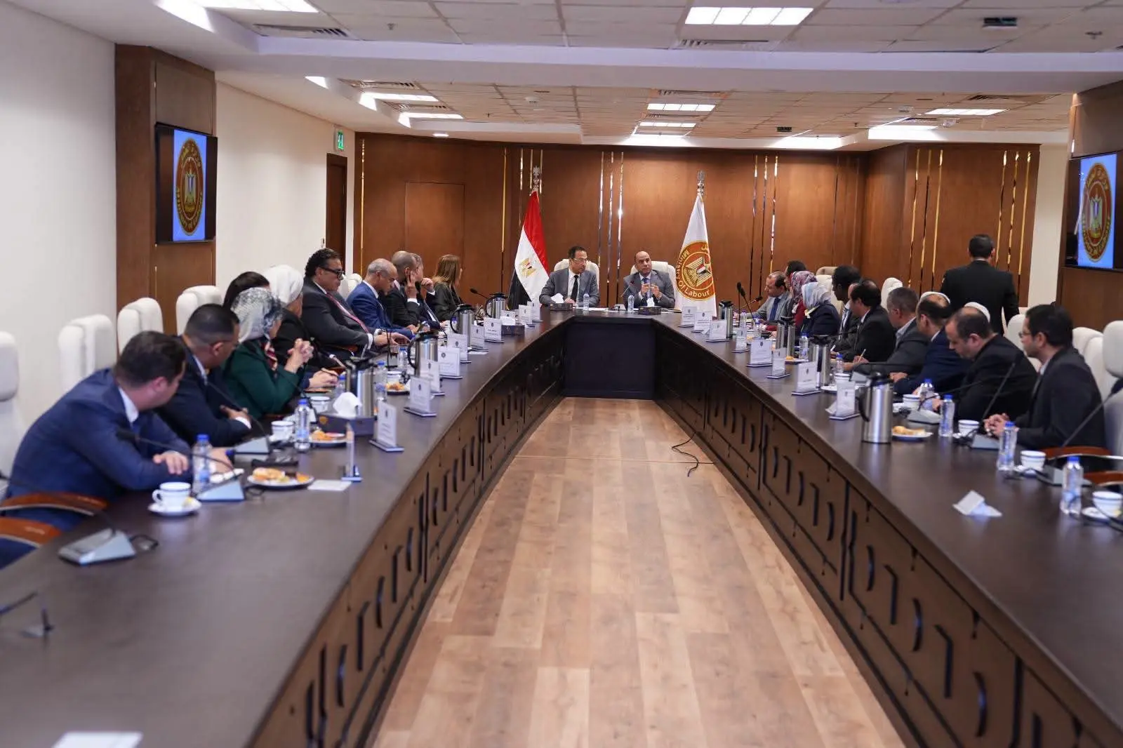 وزيرا العمل والإتصالات  يشهدان توقيع مذكرة تفاهم للتعاون في التطوير المؤسسي الرقمي - fb img 1791490513448