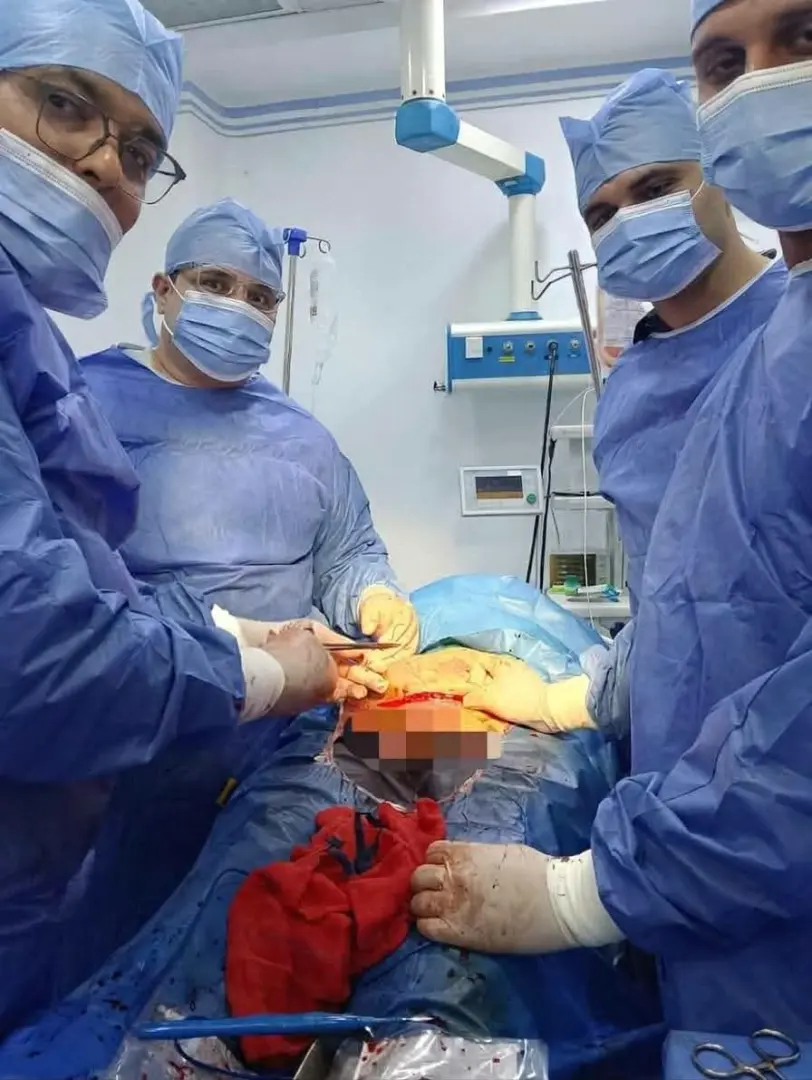 صحة البحيرة | إنقاذ أم وجنينها من إصابات بالغة الخطورة بمستشفى غرب النوبارية المركزي - fb img 1791984821424 1
