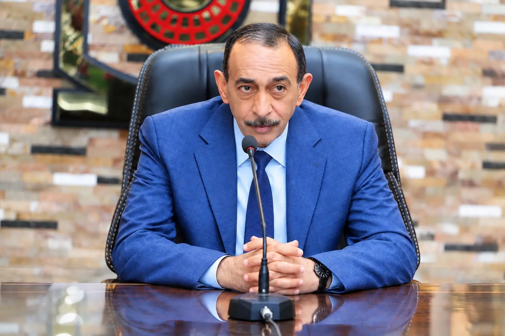 فصل طالب عامًا دراسيًا كاملًا بعد طعن معلم بسوهاج