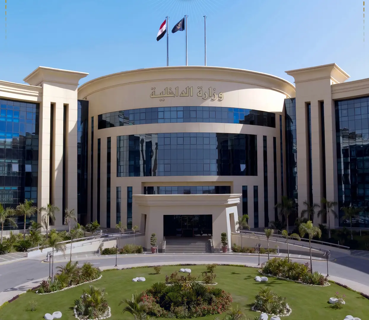 الداخلية تكشف تفاصيل اختراق شاشة إعلانات بالجيزة وبث لقطات خارجة عليها