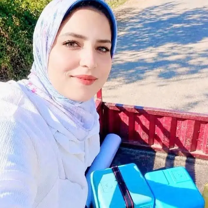على ظهر تروسيكل.. طبيبة من رشيد تواصل تطعيم الأطفال رغم صعوبة الطريق