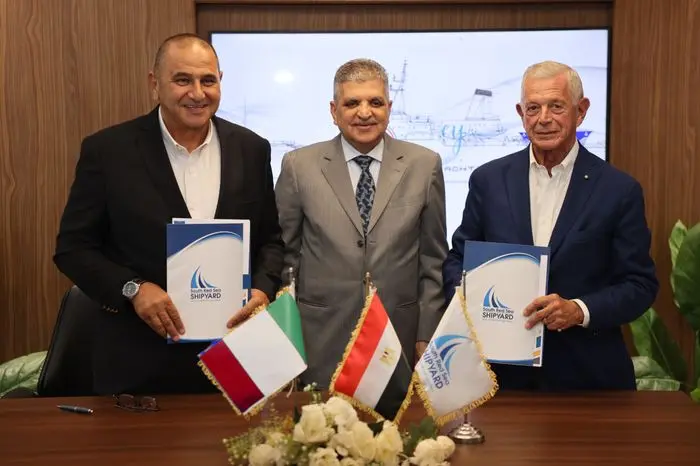 «صُنع في مصر».. قناة السويس توقّع اتفاقًا جديدًا مع شركة إيطالية لبناء قاطرتين بحريتين