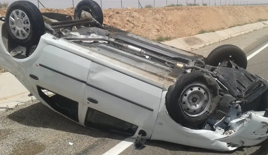 إصابة 3 أشخاص فى إنقلاب سيارة ملاكى بصحراوي البحيرة