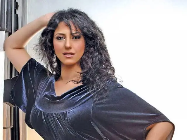 حنان مطاوع تكشف كواليس زواجها وطفولتها