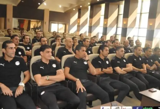 شوبير يكشف تفاصيل القائمة الدولية للحكام المصريين