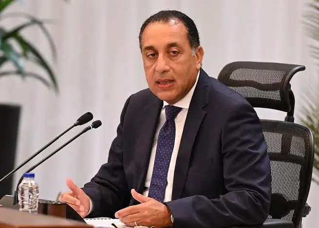 رئيس الوزراء: الرئيس السيسى وجه بزيادة سعر توريد أردب القمح إلى 2500 جنيه