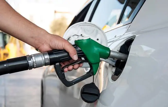 من 267 إلى 401 جنيه.. كيف تضرب زيادة البنزين ميزانية أصحاب السيارات؟