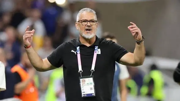 حقيقة مفاوضات الأهلي مع ميكالي.. المدرب يجيب