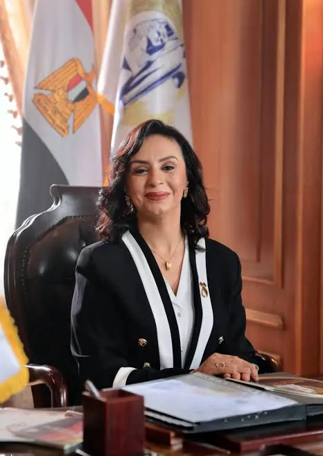 بعد سقوط سقف منزلها.. التضامن تتحرك لإنقاذ سيدة مسنة بالسويس